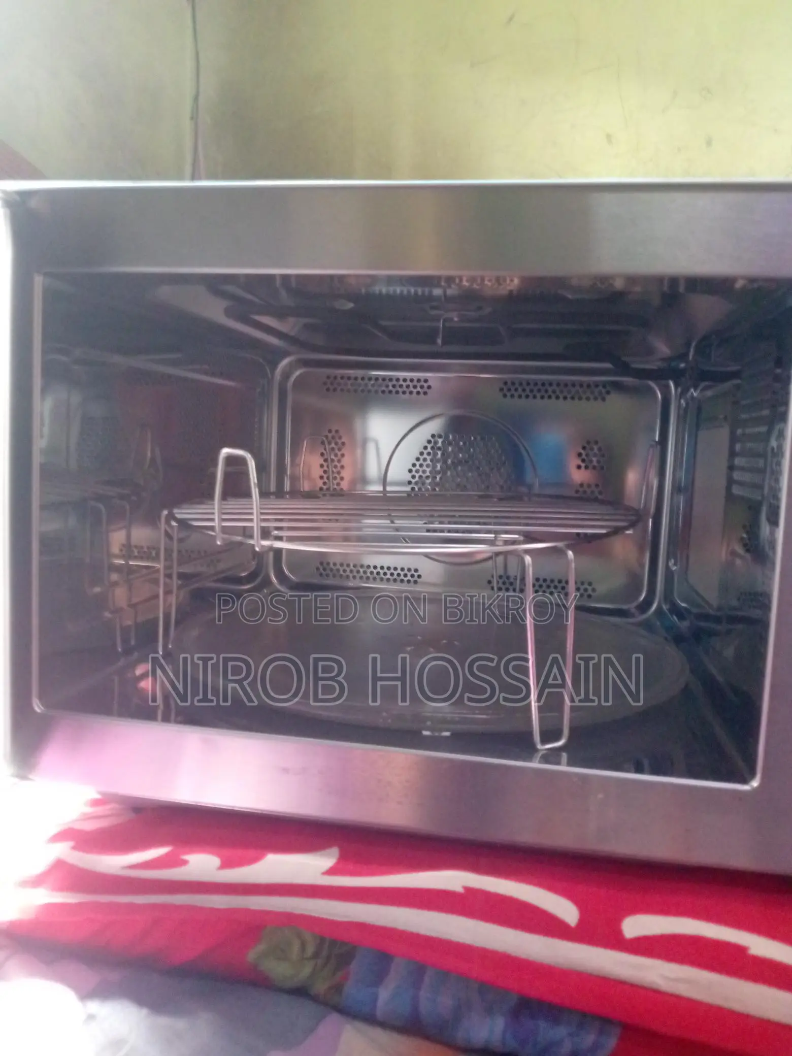 A Microwave Oven