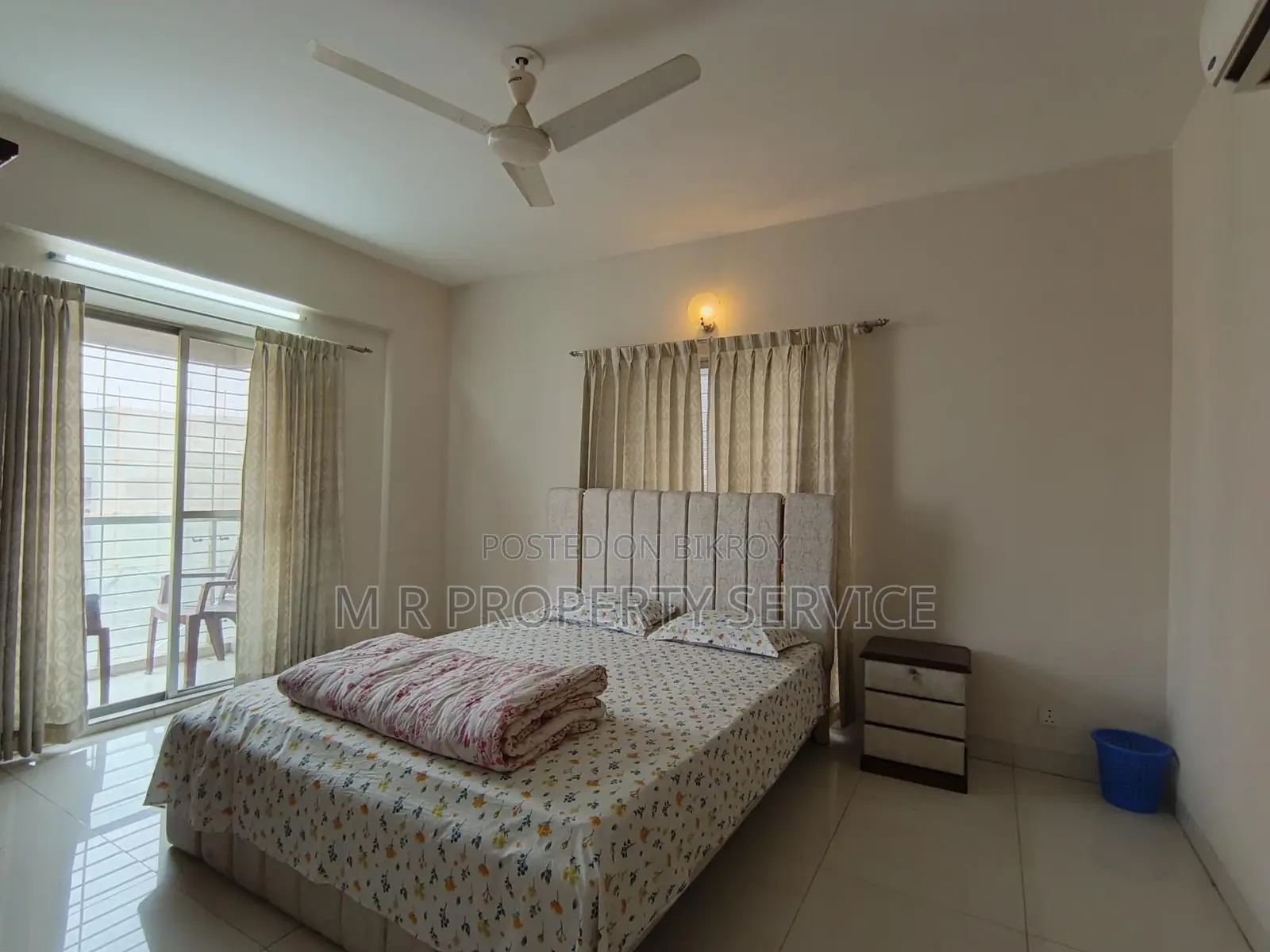 Gulshan-1 Exclusive Top Floor Fully Furnished Apartment Rent