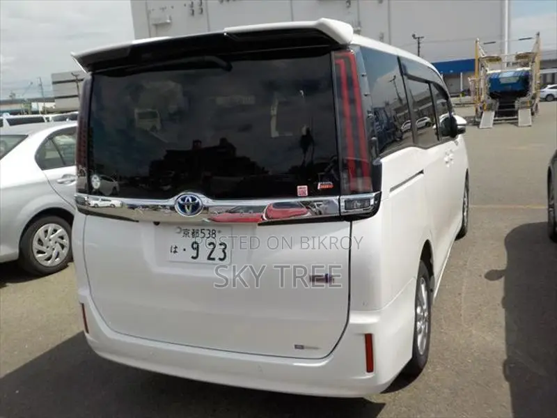 Toyota Noah G Package 2021