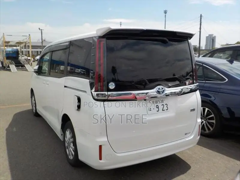 Toyota Noah G Package 2021