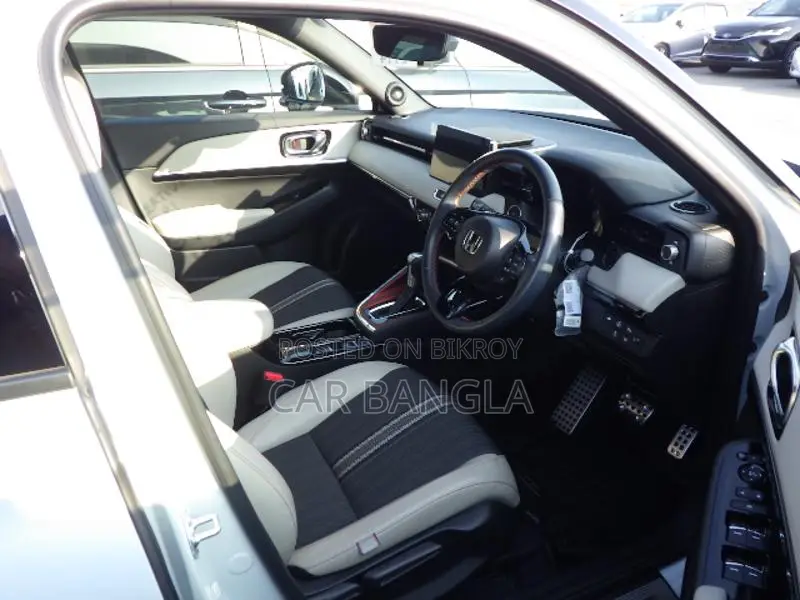 Honda Vezel E: HEV PLAY 2021