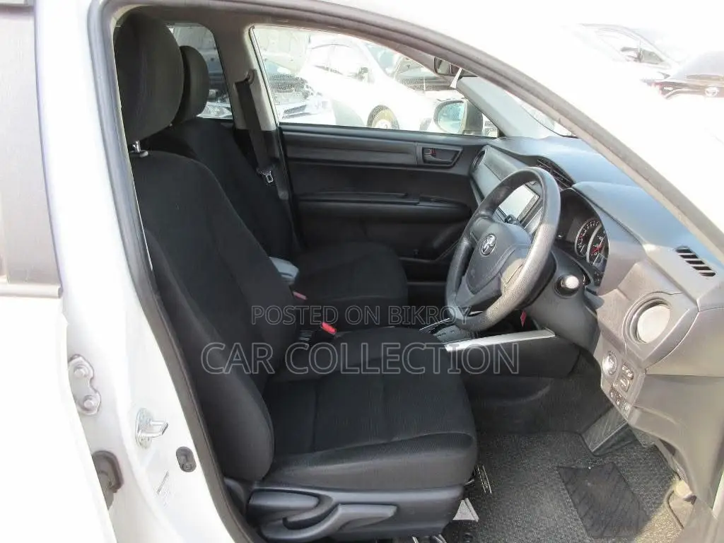 Toyota Fielder 2020
