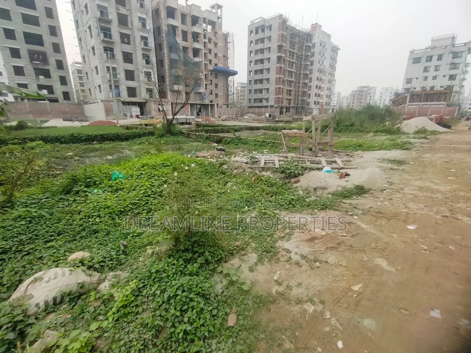 5 Katha Plot for Sale Near 300 Feet Road in Bashundhara R/A N Block