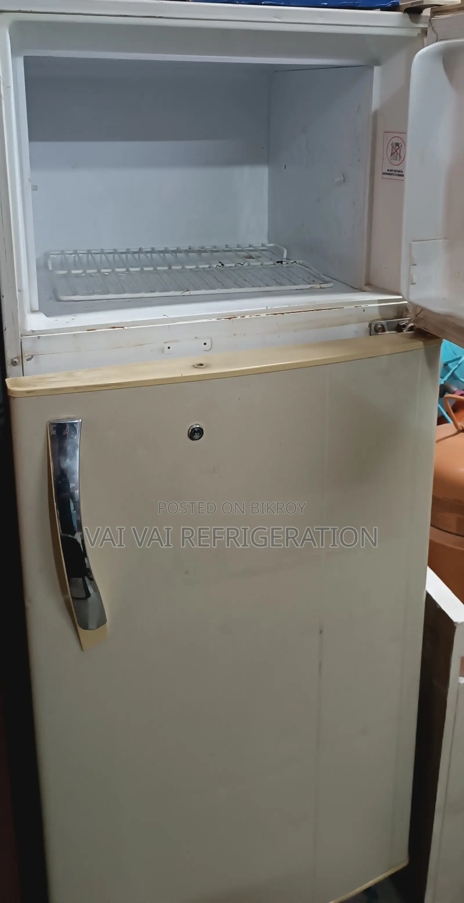 Urgent Sale: Rangs 190L Fridge