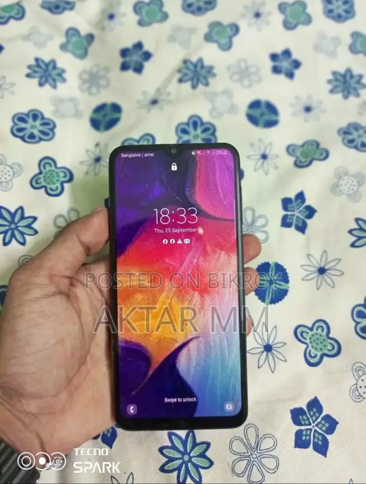 Samsung Galaxy A50 . (Used)