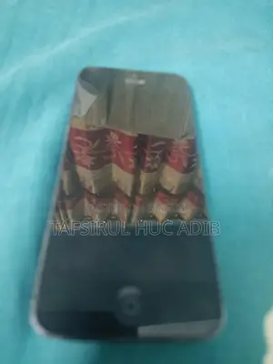Apple iPhone 5 . (Used)