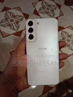 Samsung Galaxy S22 . (Used)