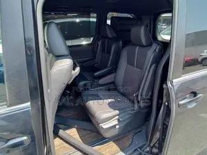 Toyota Noah SZ premium edition 2023