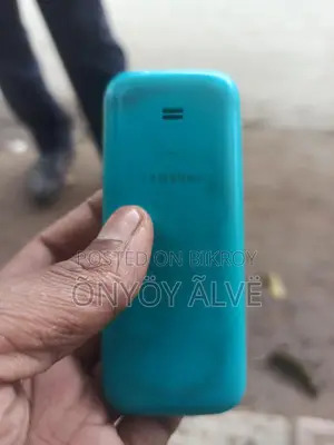 Samsung Guru Music 2 . (Used)
