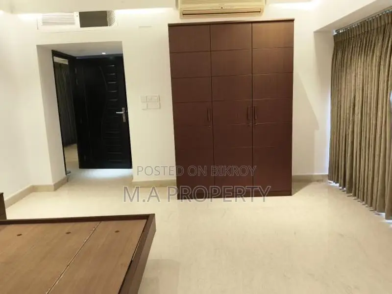 Fully Furniture 3-Bedroom 3200sft 2-Carpark Gulshan-2