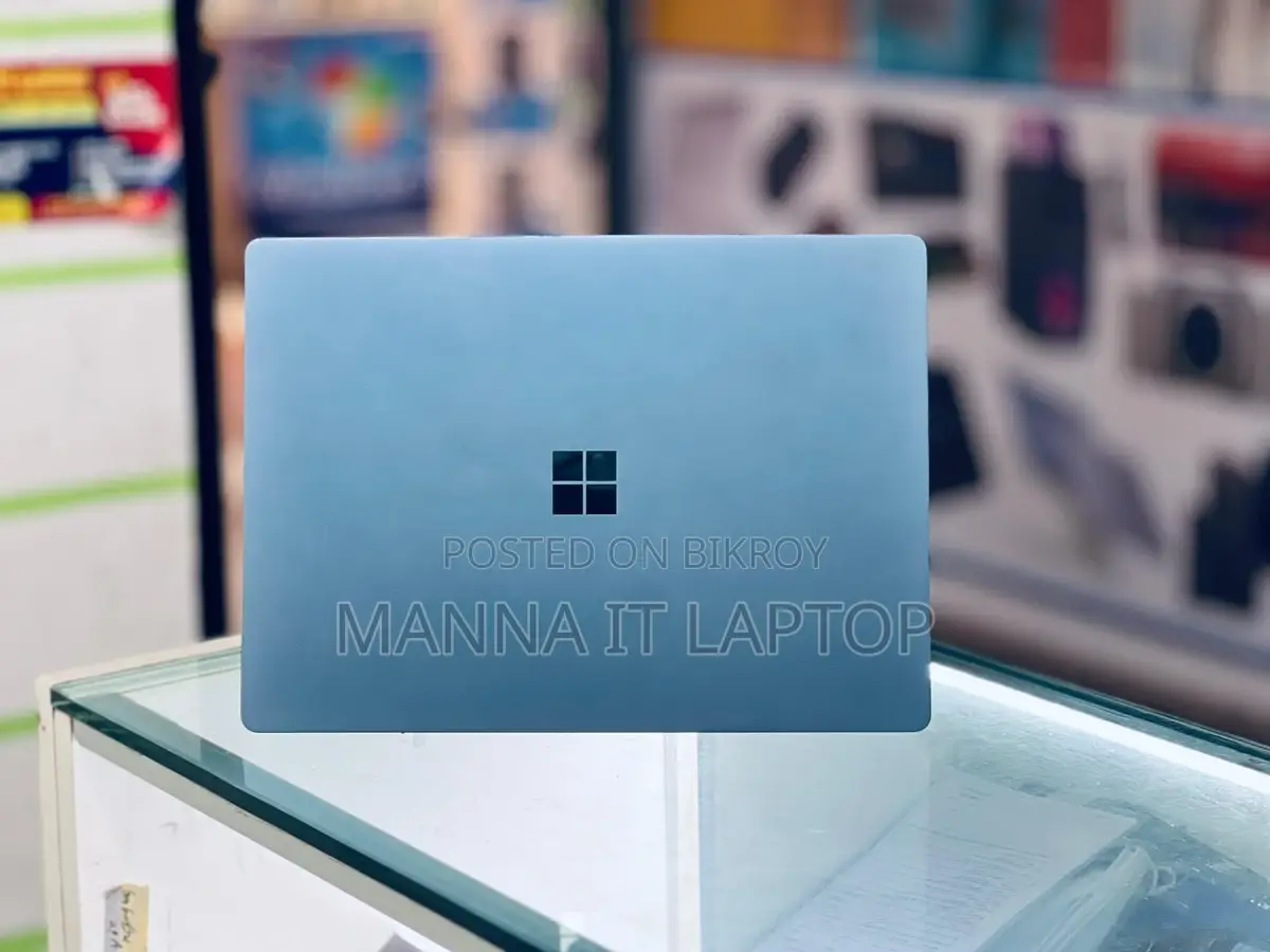 Microsoft surface laptop 2 i5 8th Gen 8Gb Ram 256Gb ssd