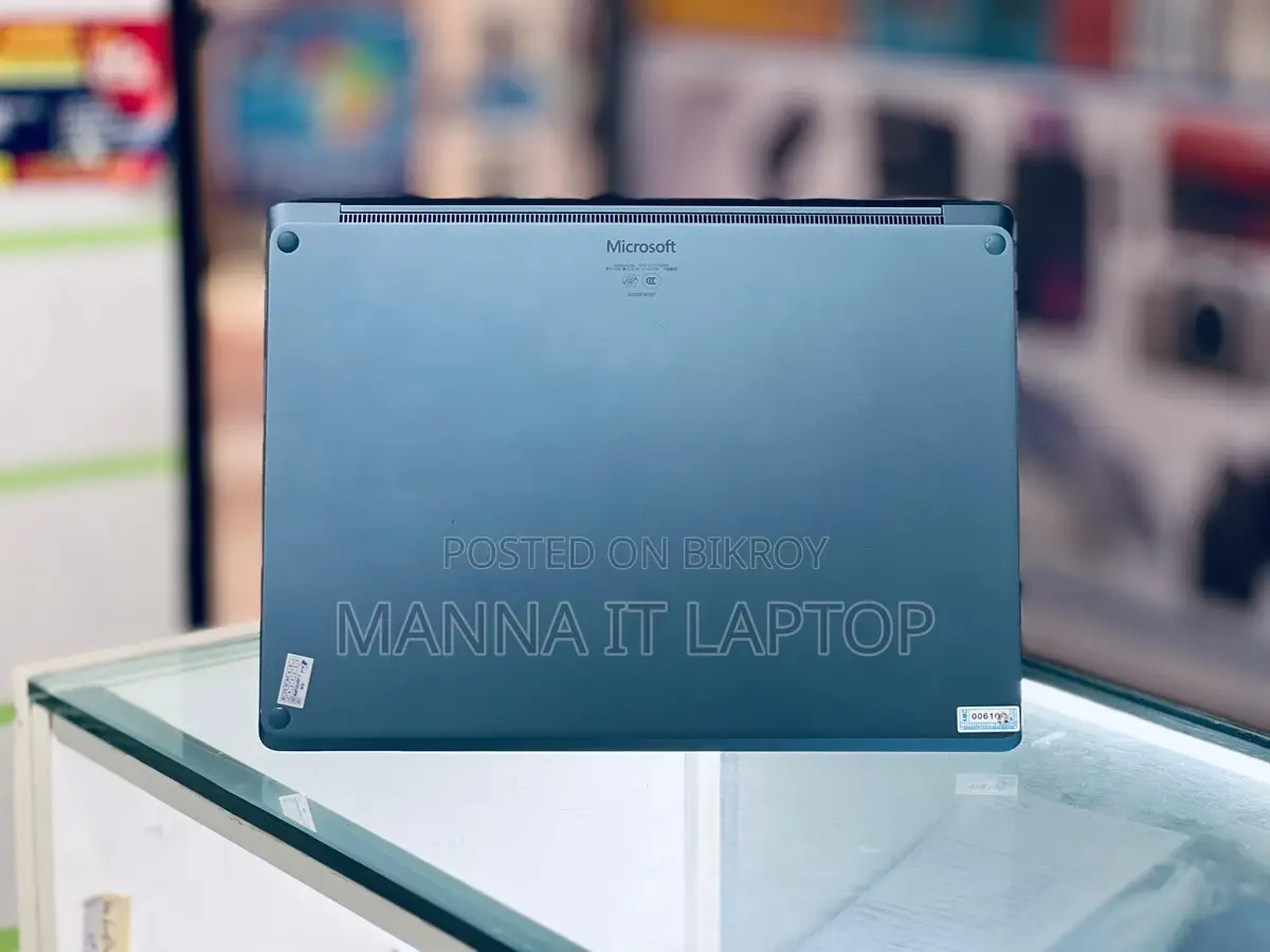Microsoft surface laptop 2 i5 8th Gen 8Gb Ram 256Gb ssd