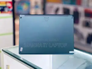 Microsoft surface laptop 2 i5 8th Gen 8Gb Ram 256Gb ssd