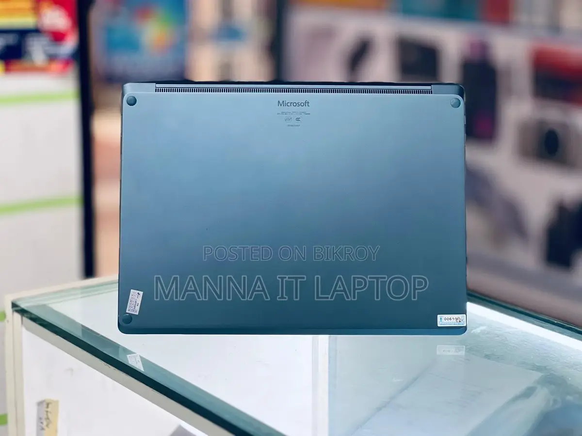 Microsoft surface laptop 2 i5 8th Gen 8Gb Ram 256Gb ssd