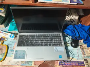 Dell laptop i3 /8GB /512 SSD/ 12th gen / Inspiro 3520