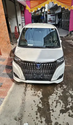 Toyota Esquire HV PUSH GI PREMIUM 2020