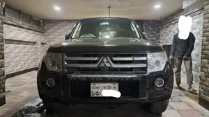 Mitsubishi Pajero v93 2007