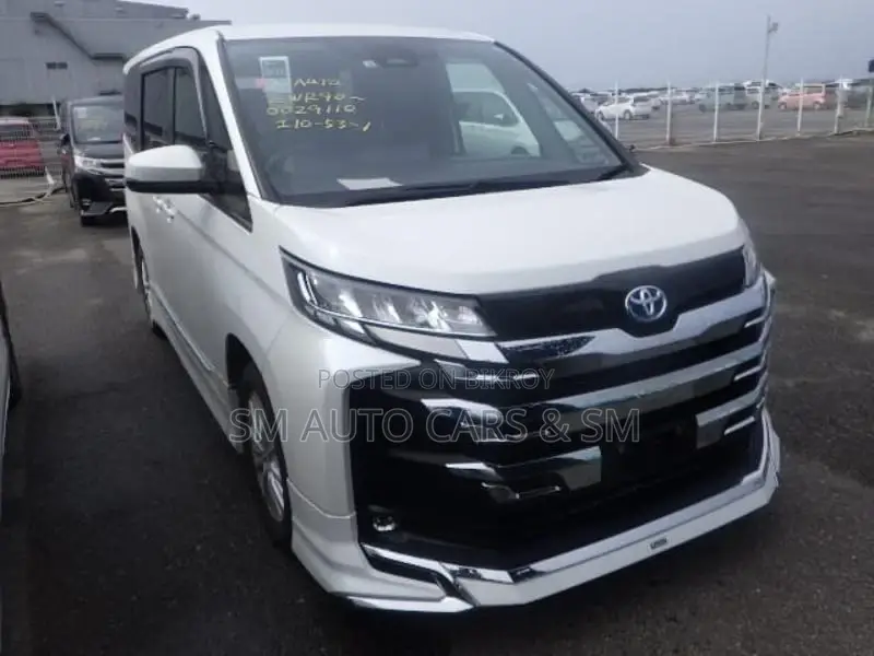 Toyota Noah Hybrid S-G Pearl 2022