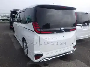 Toyota Noah Hybrid S-G Pearl 2022