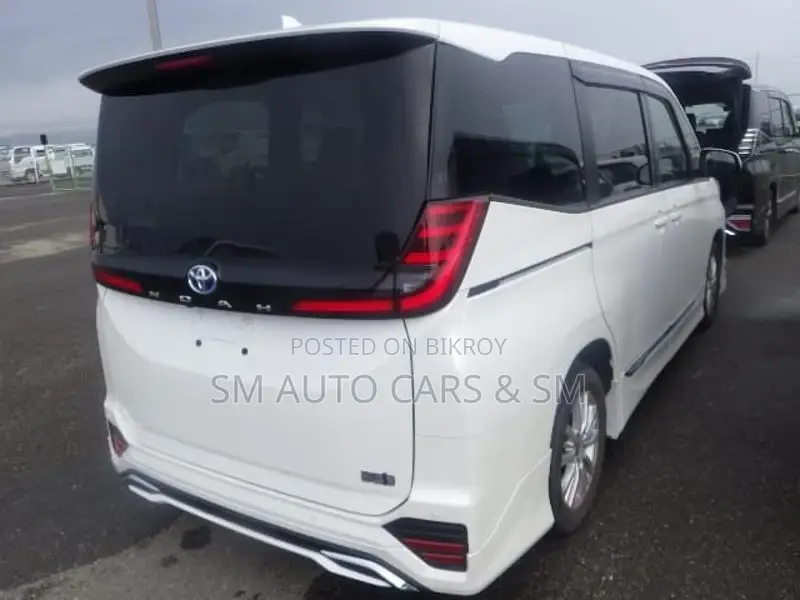 Toyota Noah Hybrid S-G Pearl 2022
