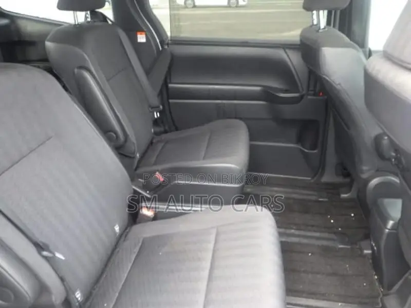 Toyota Noah Hybrid S-G Pearl 2022