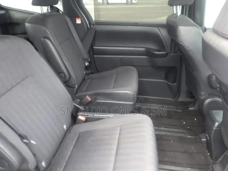 Toyota Noah Hybrid S-G Pearl 2022