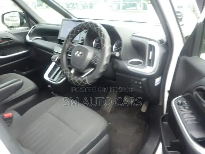 Toyota Noah Hybrid S-G Pearl 2022