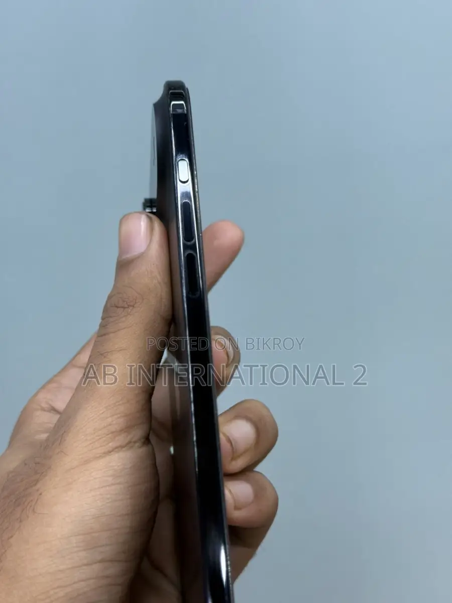 Apple iPhone 17 Air (Used)