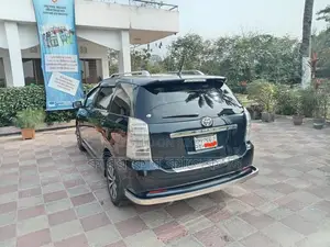 টয়োটা উইশ ৭ সিটার ২০০৪