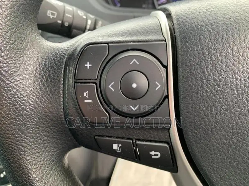 Toyota Noah Hybrid X package 2021