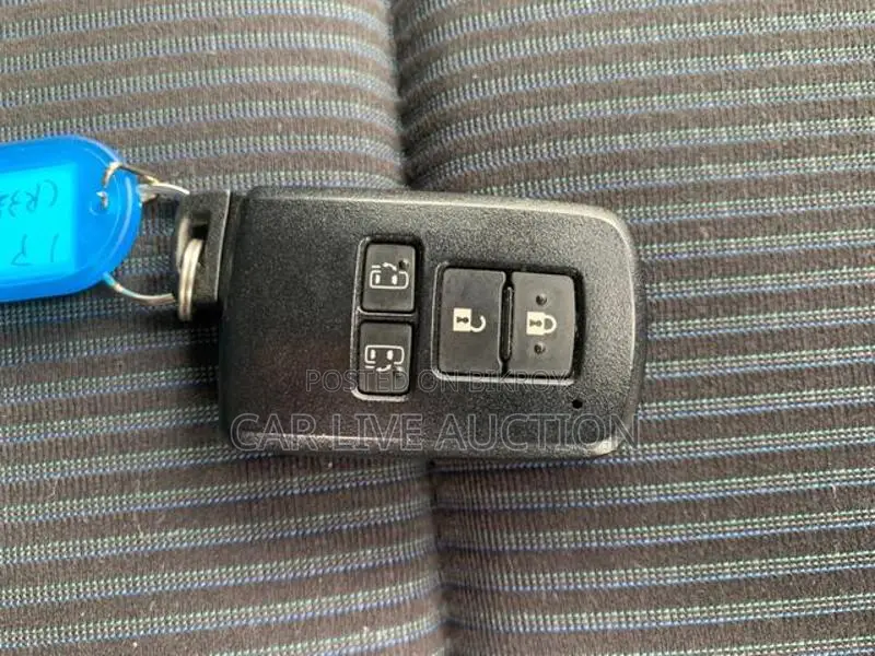 Toyota Noah Hybrid X package 2021