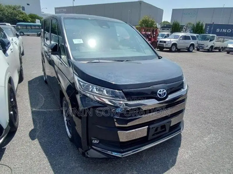 Toyota Noah Hybrid S-Z Premium 2023