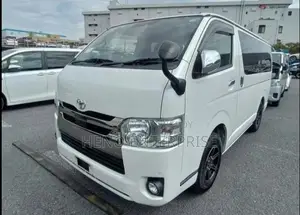 Toyota HiAce 2020 Pearl