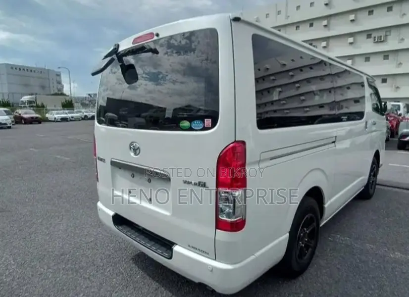 Toyota HiAce 2020 Pearl