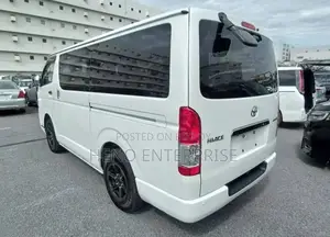 Toyota HiAce 2020 Pearl