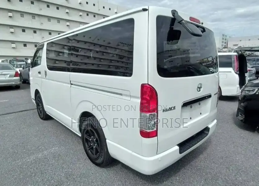 Toyota HiAce 2020 Pearl