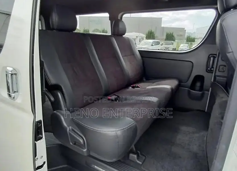 Toyota HiAce 2020 Pearl