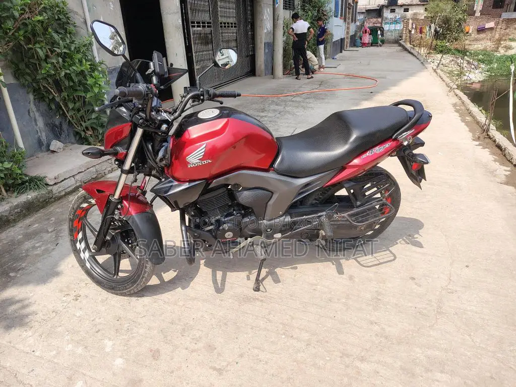 Honda CB Trigger . 2016