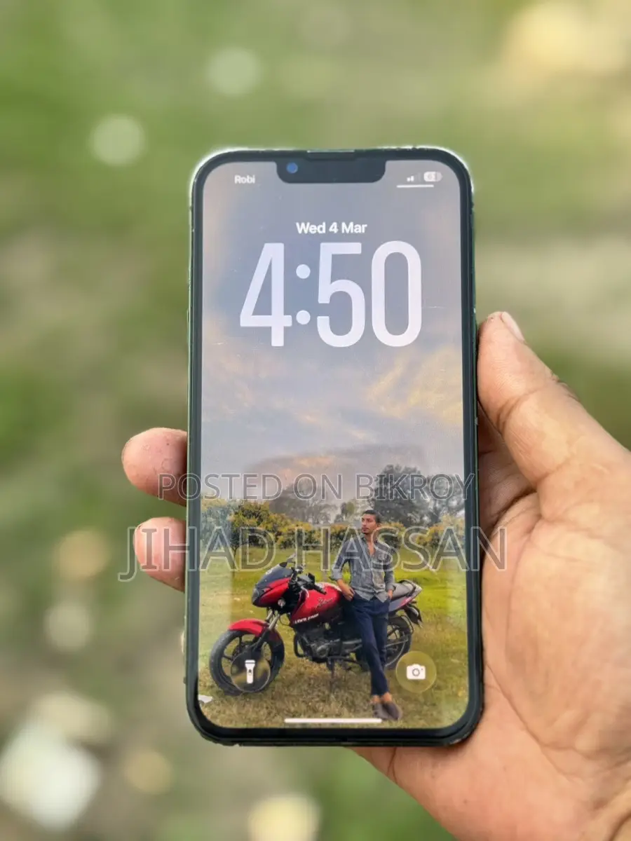 Apple iPhone 13 (Used)