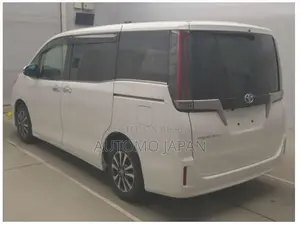 Toyota Noah GI Premium 2020
