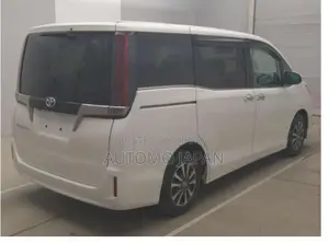 Toyota Noah GI Premium 2020