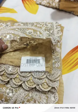 একটি এক্সক্লুসিভ ফ্যাশন হাউজ শাড়ি