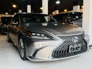 Lexus ES 300H READY SHOWROOM 2020