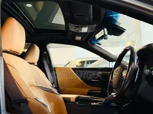 Lexus ES 300H READY SHOWROOM 2020