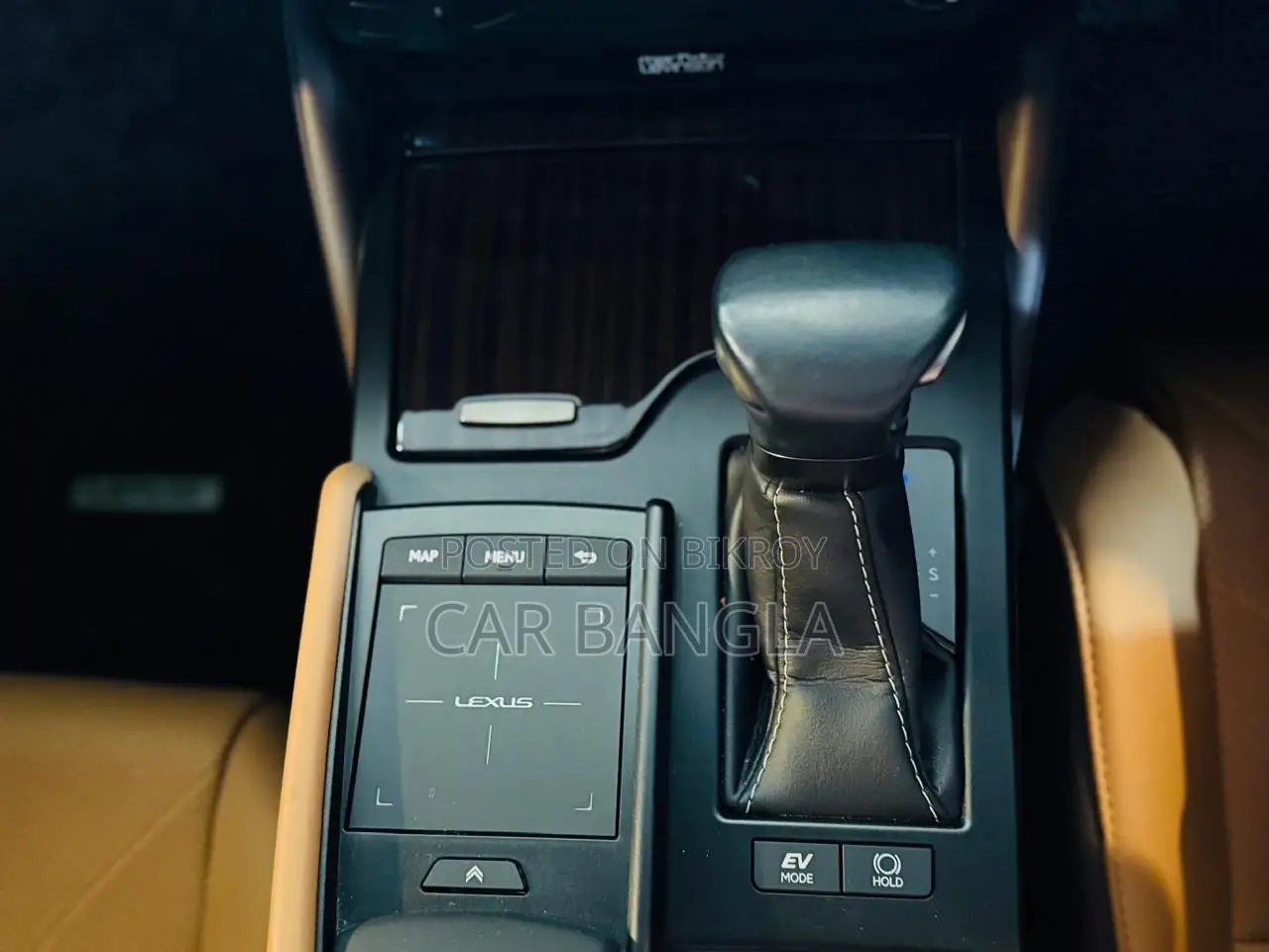 Lexus ES 300H READY SHOWROOM 2020