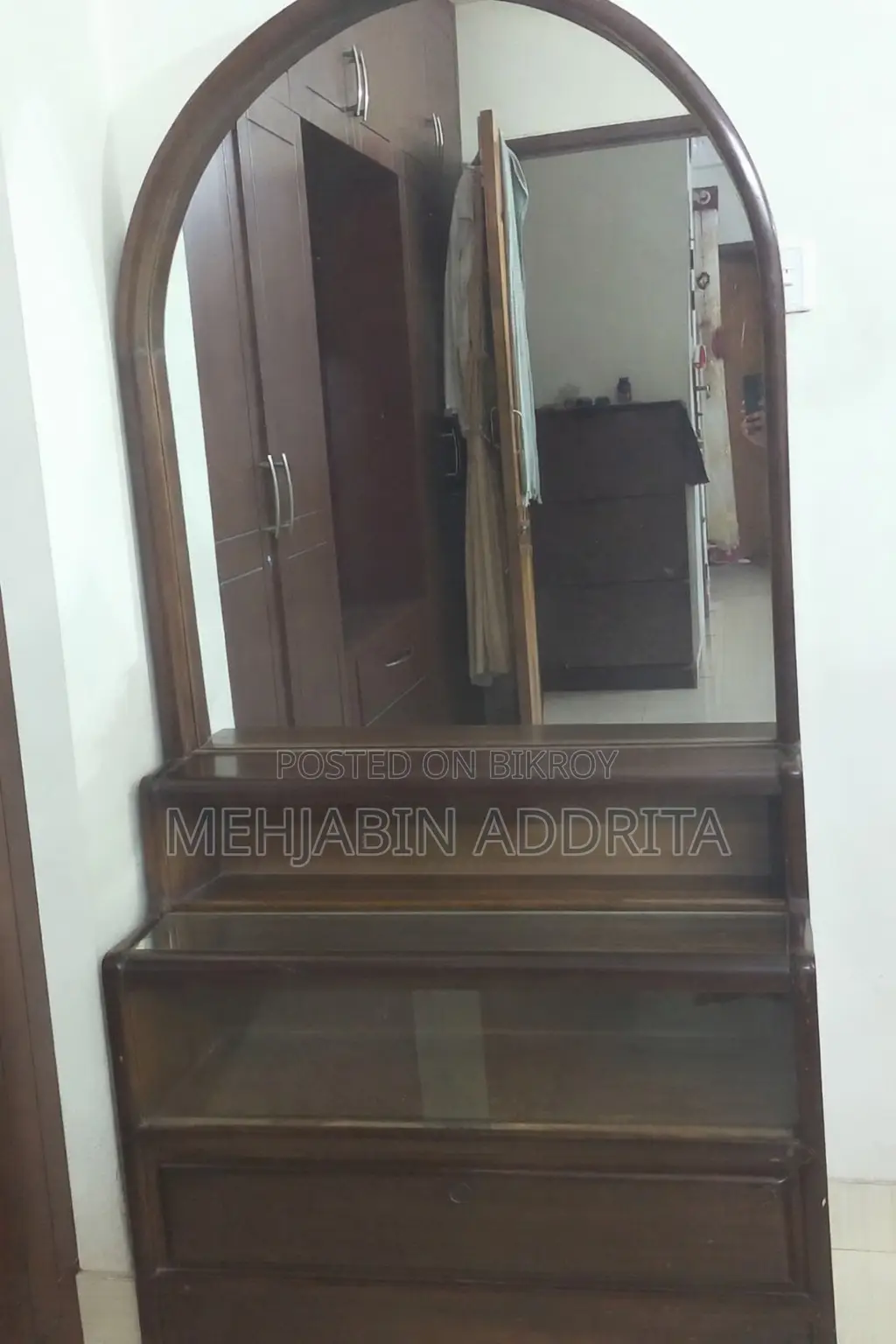 ড্রেসিং টেবিল (Dressing table)