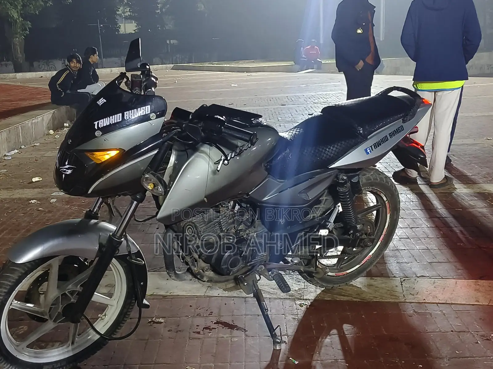 Bajaj Pulsar 150 . 2011