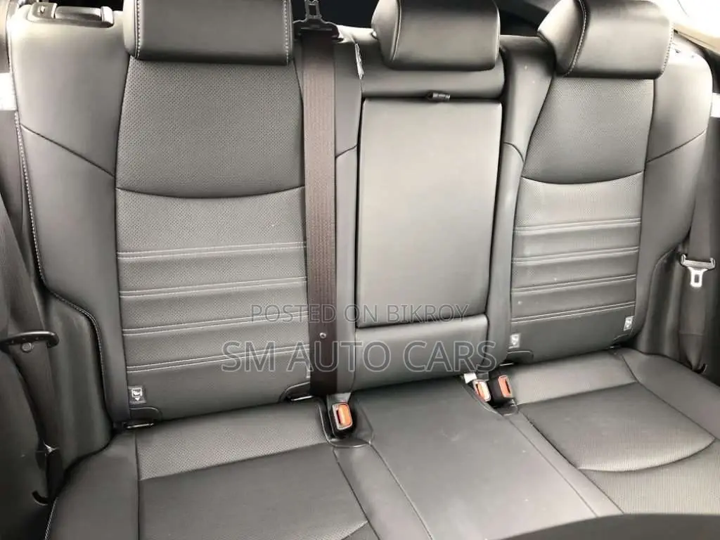 Toyota RAV4 Hybrid G Pearl 2022