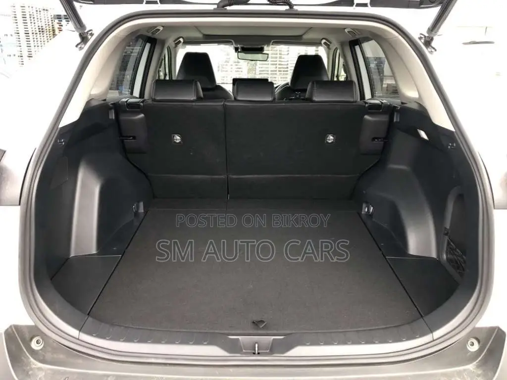 Toyota RAV4 Hybrid G Pearl 2022