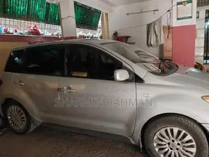 Toyota ist 2004